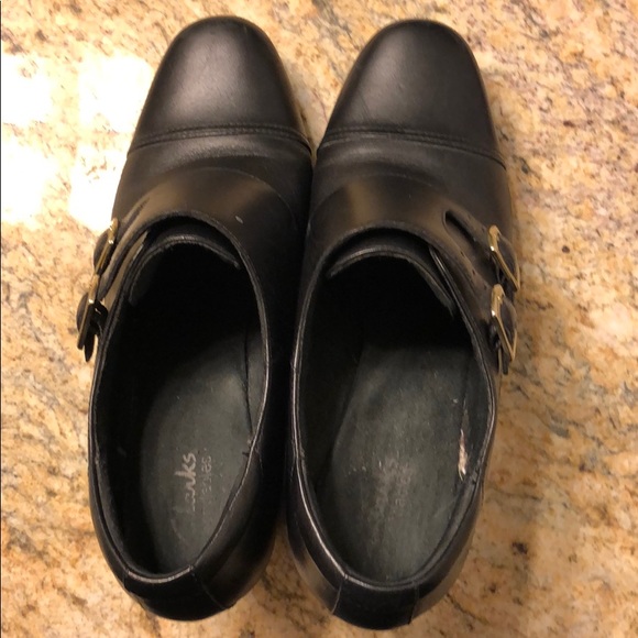 clarks heeled booties